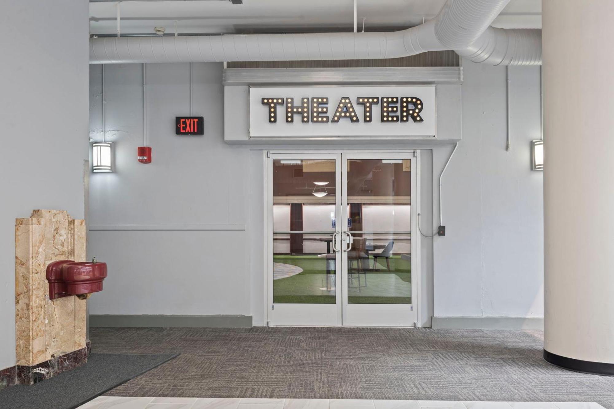 Indy Urban Stay - Skywalk - Sleeps 8 - Downtown - Stadium Indianapolis Exterior photo